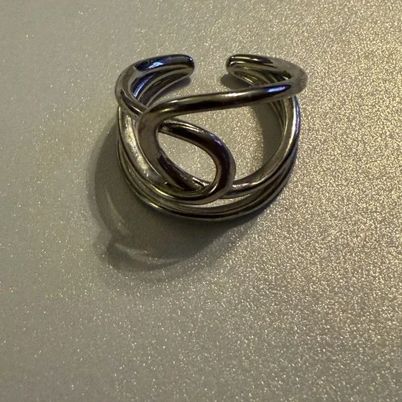 Stylish Silver Swirl Ring - Picture 5 of 5